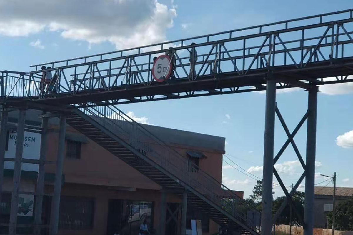 Легкий пешеходный мост