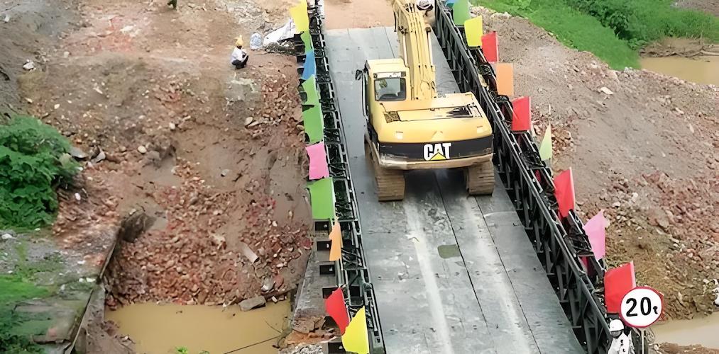 Jambatan Keluli Mudah Alih.jpeg